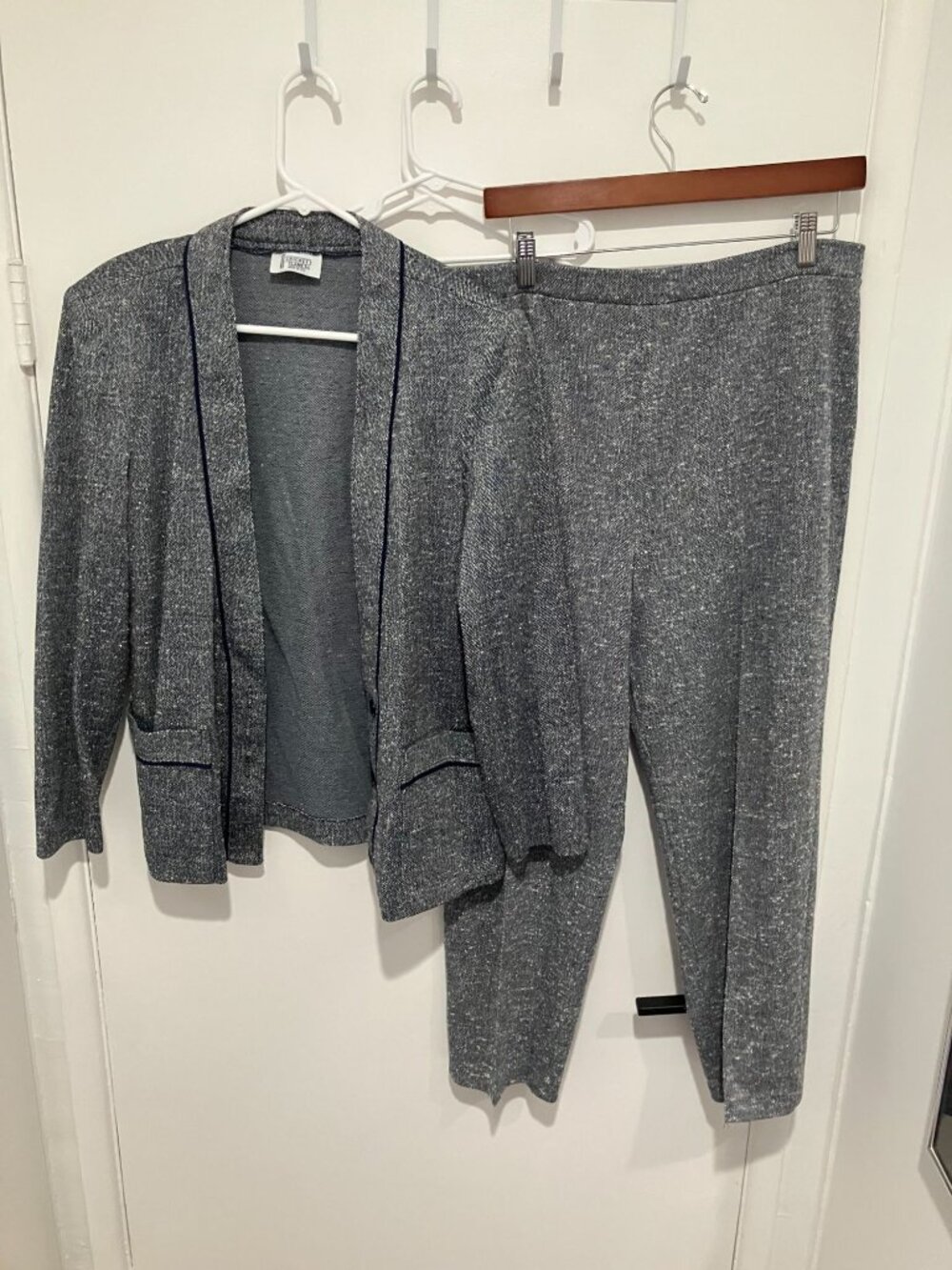 VTG Cricket Lane Women's 2-Piece Speckled Pantsuit, Gray, Size 16